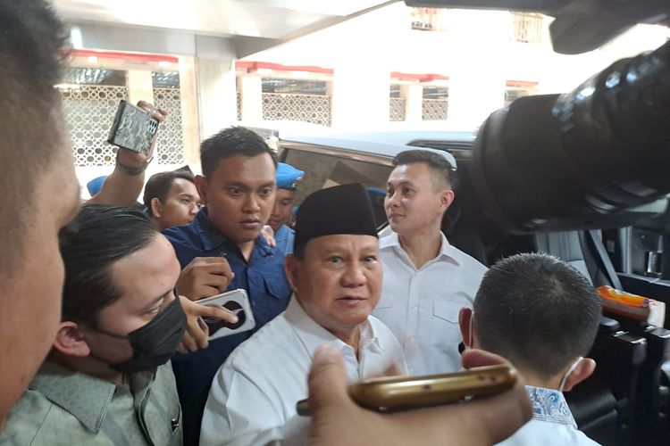 Ketua Umum Partai Gerindra Prabowo Subianto saat ditemui di Masjid Istiqlal, Jakarta Pusat, Kamis (18/5/2023). 