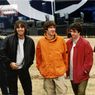Lirik dan Chord Lagu Who Feels Love? dari Oasis