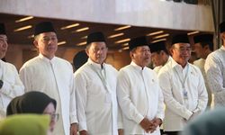 Bersama Presiden Prabowo dan Jajaran Kabinet Merah Putih, Mendagri Hadiri Pengukuhan Pengurus MUI 2025–2030