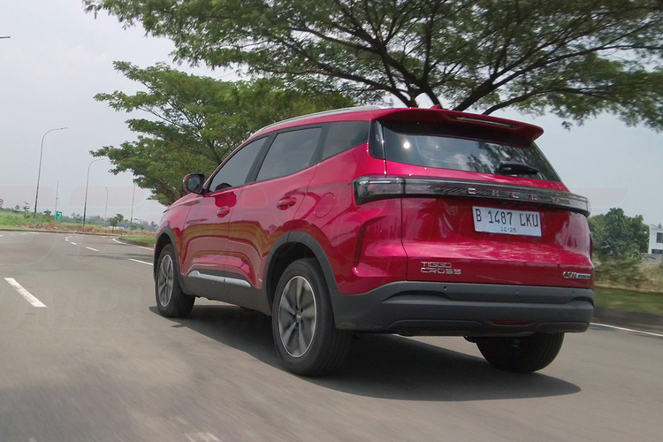 Test drive Chery Tiggo Cross CSH