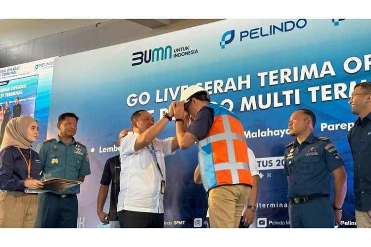 Acara serah terima operasi (STO) delapan terminal Pelindo kepada SPMT. 