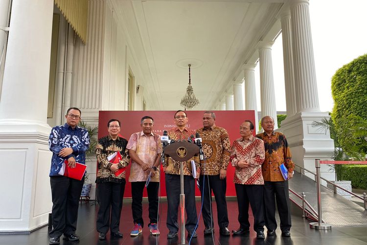 Sebanyak tujuh rektor dari Universitas di Tanah Air diundang oleh Presiden Joko Widodo ke Istana Kepresidenan Jakarta Pusat, Selasa (7/11/2023). 