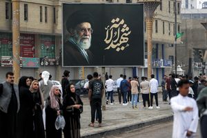 Abaikan Bahaya Perang, Ribuan Warga Iran Tetap Shalat Id di Luar