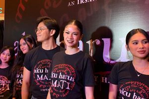 Kata Iwet Ramadhan soal Billboard Film Aku Harus Mati yang Tuai Protes