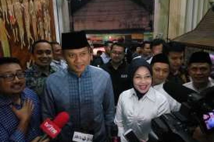 Pasangan calon kepala daerah DKI Jakarta, Agus Harimurti Yudhoyono-Sylviana Murni di Kantor DPP PKB, Rabu (5/10/2016) malam.