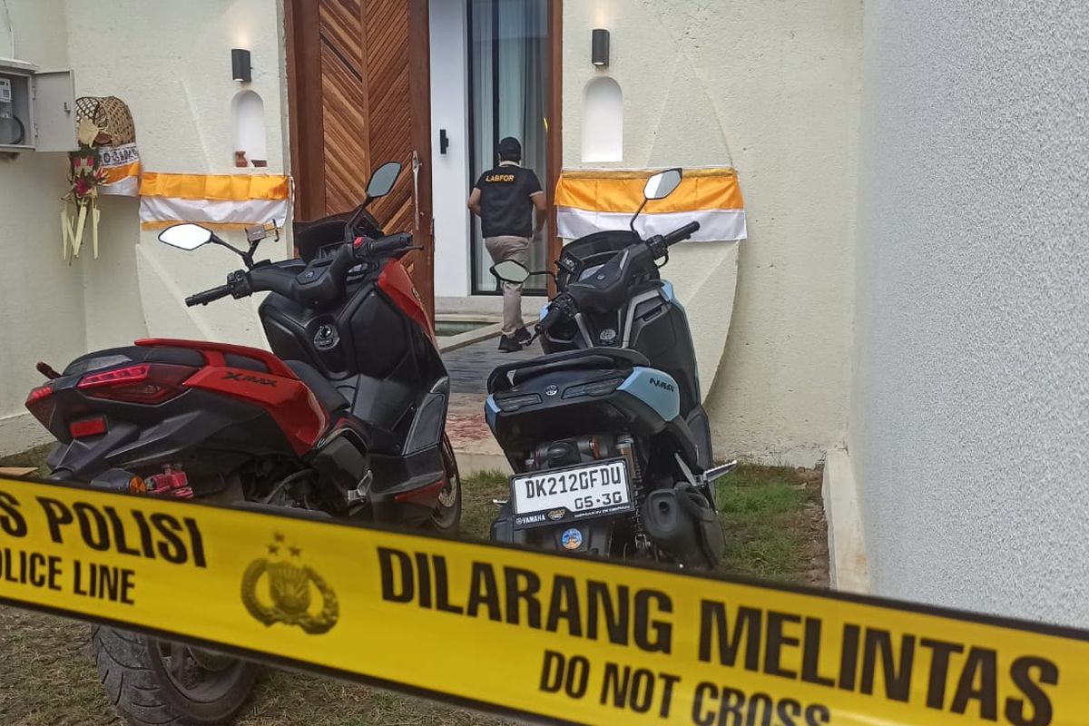 Tim inafis Polres Badung melakukan pemeriksaan dalam kasus penembakan terhadap dua WNA Australia di sebuah vila di Desa Munggu, Kecamtan Mengwi, Kabupaten Badung, Bali, pada Sabtu (14/6/2025). KOMPAS.com/ Yohanes Valdi Seriang Ginta