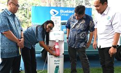 Kurangi Sampah Plastik, Blue Bird dan WWF Bagikan 1.500 Tumbler