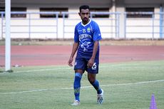 Mengenal Julius Josel, Penerus Eksistensi Pesepak Bola Papua di Persib 