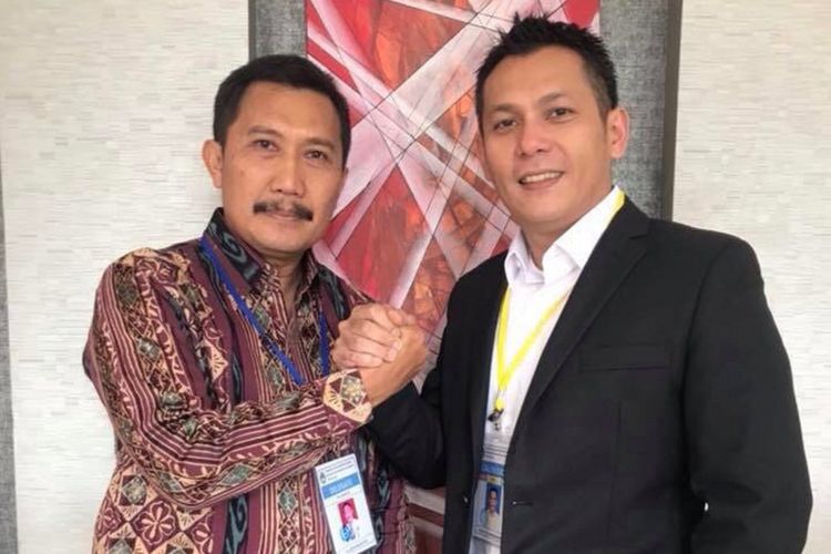 Ketua  Asprov PSSI DKI Jakarta, Uden Kusuma Wijaya (kiri)  dan Wakil Ketua, Aldi Karmawan kanan.