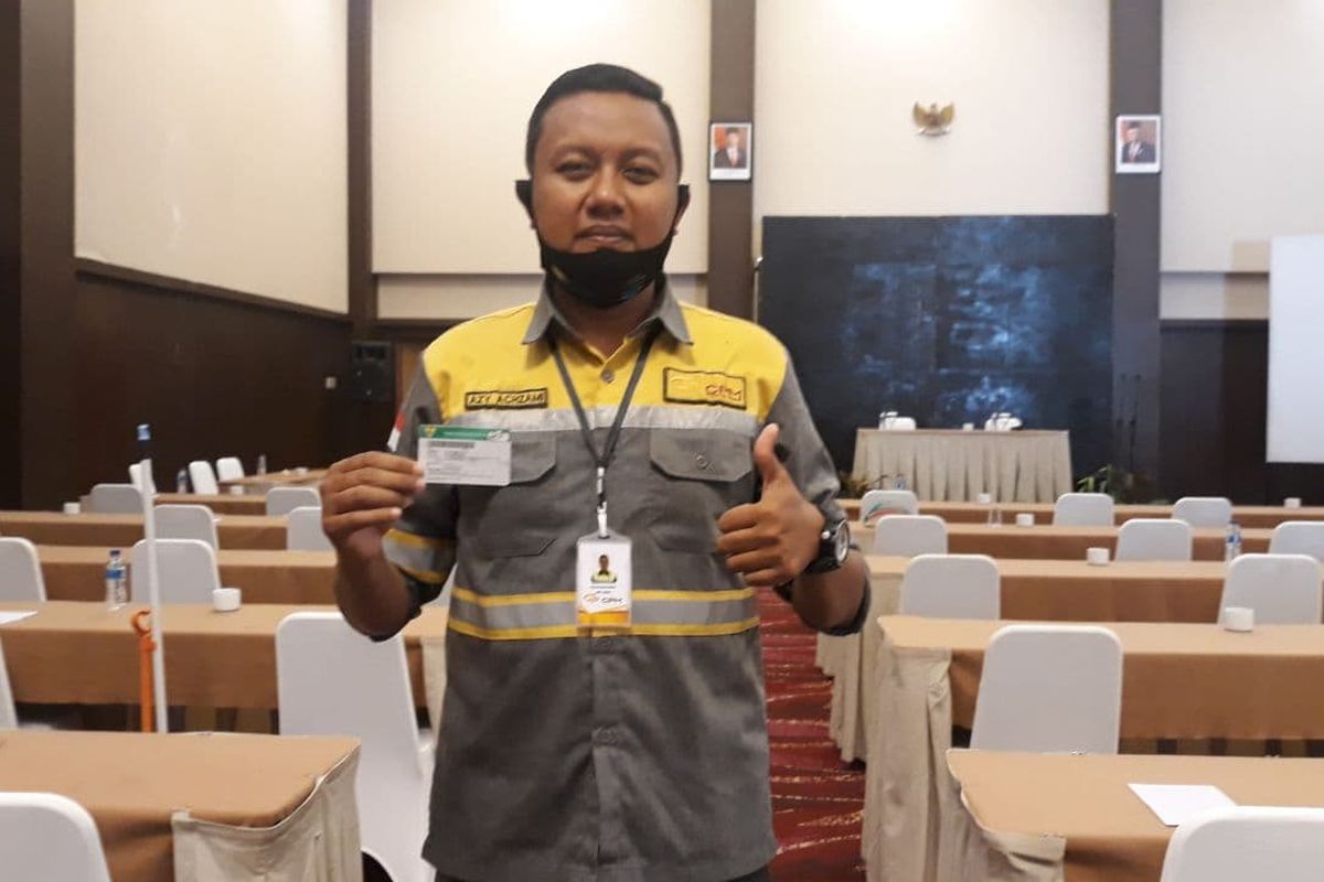 Peserta BPJS Kesehatan Azy Achzami Kahrir (31) sangat terbantu dengan kehadiran program JKN-KIS, Jumat (20/11/2020).