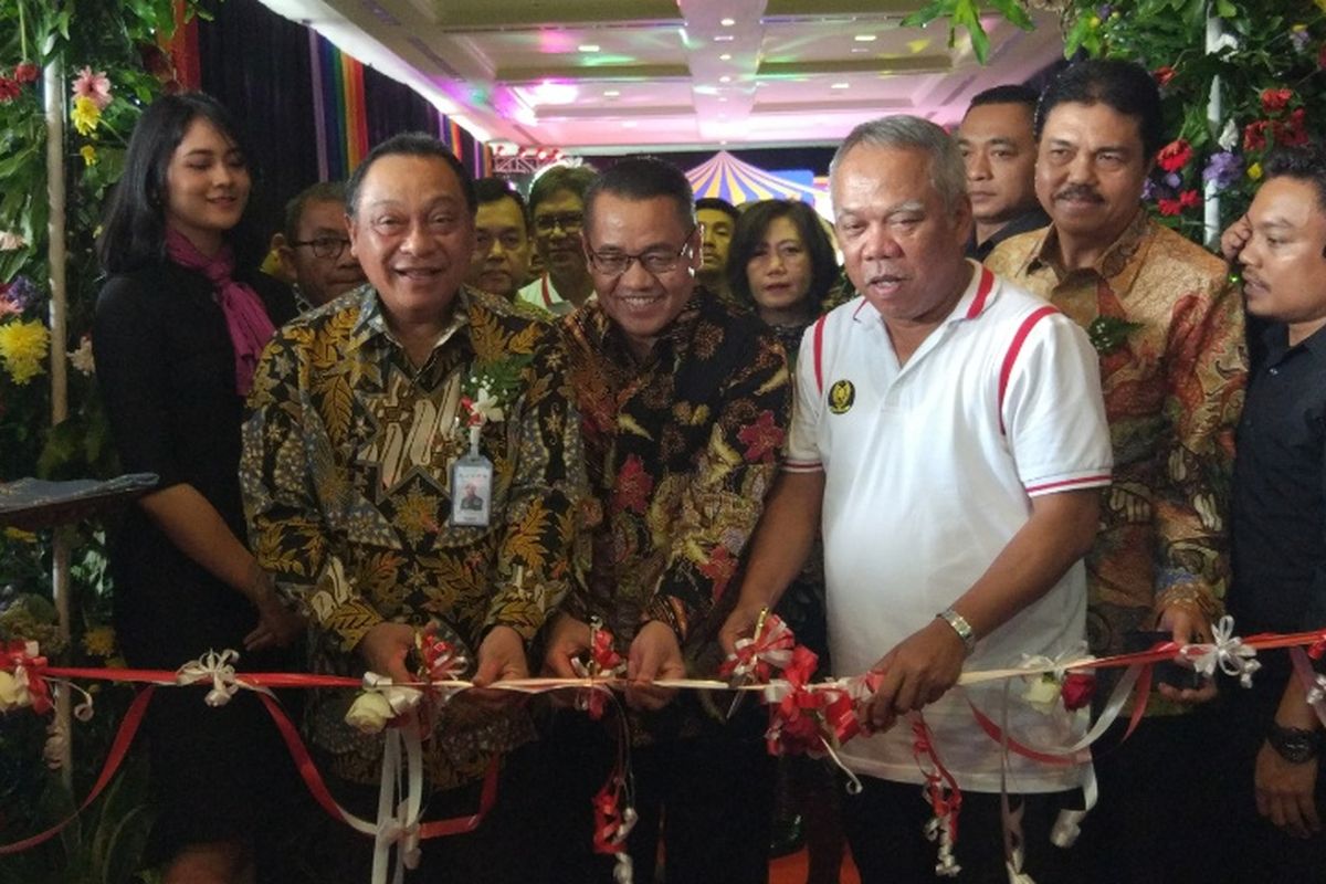 Direktur Utama BTN Maryono, Direktur Jenderal Penyediaan Perumahan Khalawi, dan Menteri Pekerjaan Umum dan Perumahan Rakyat (PUPR) Basuki Hadimuljono saat membuka Indonesia Property Expo (IPEX) di Jakarta Convention Center (JCC), Sabtu (3/2/2018).