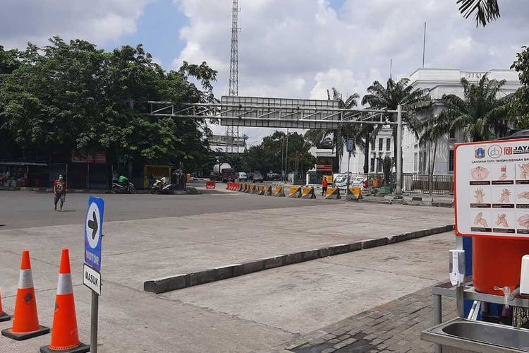 kondisi terminal Tanjung Priok setelah pemberlakuan larangan mudik, Jumat (24/4/2020)