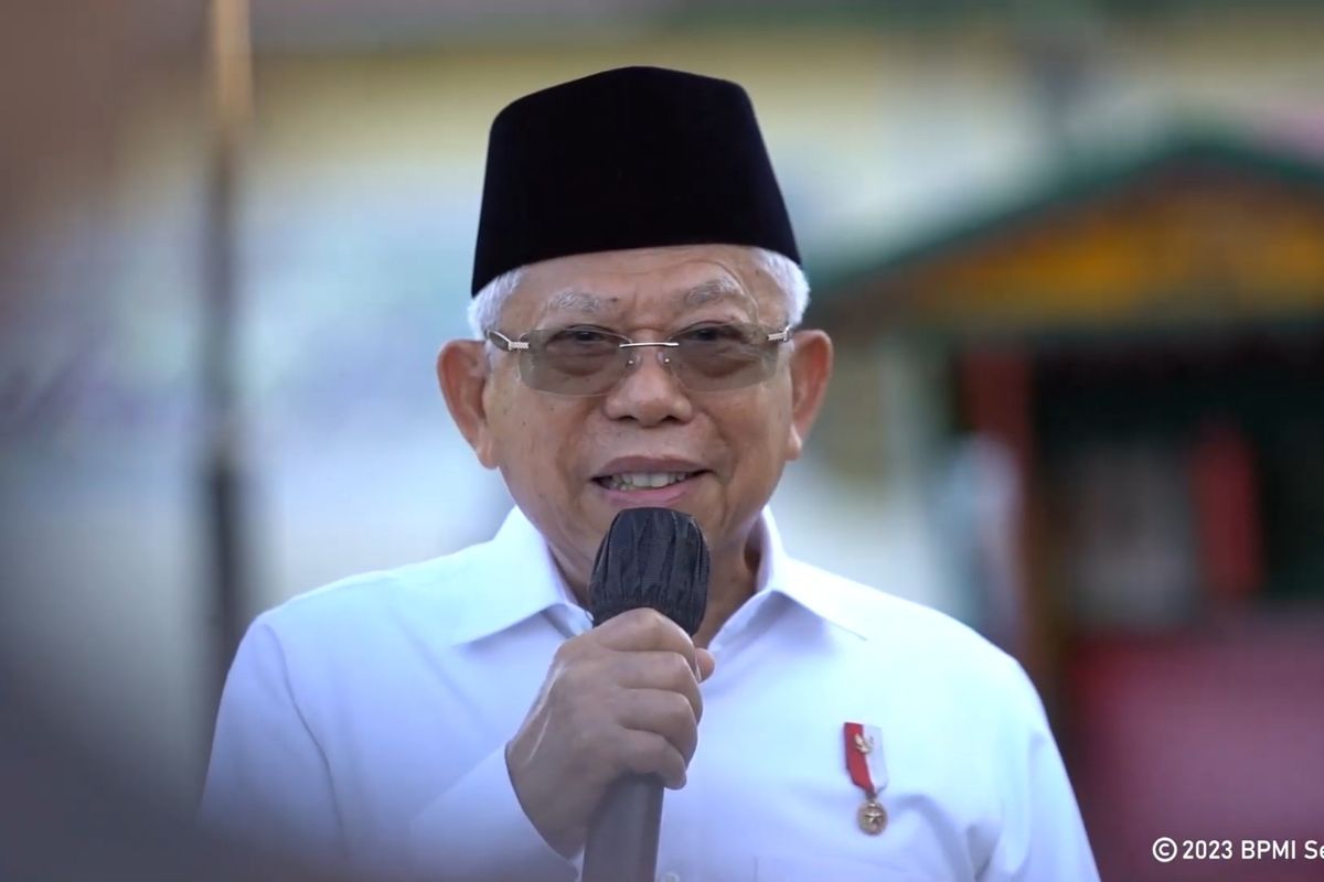 Wakil Presiden Ma'ruf Amin saat memberikan keterangan pers di Pulau Penyengat, Kepulauan Riau, Kamis (8/6/2023). 