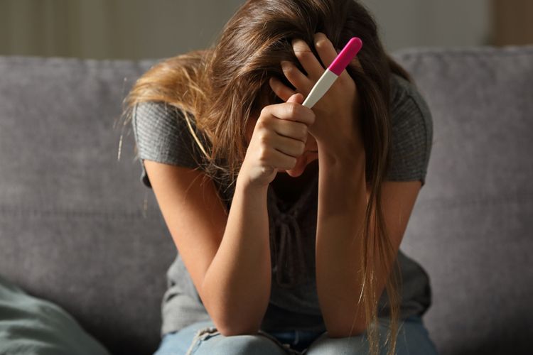 4 Komplikasi Persalinan Akibat Hamil di Usia Remaja