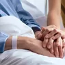 Adab Menjenguk Orang Sakit dalam Islam, Bukan Hanya Datang Bawa Buah