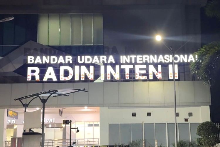 Erupsi Anak Krakatau Ganggu Penerbangan, 3 Rute dari dan ke Lampung Dibatalkan