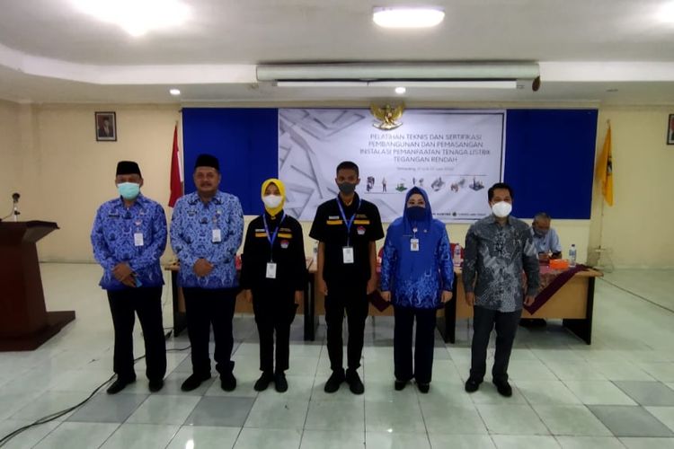 PPSDM KEBTKE dan Dinas Energi dan Sumber Daya Mineral (ESDM) Provinsi Jateng mengadakan kegiatan pelatihan serta sertifikasi Instalasi Pemanfaatan Tenaga Listrik Tegangan Rendah.