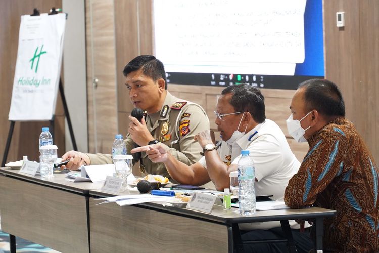 Direktur Jenderal Perhubungan Darat Kemenhub Budi Setiyadi saat memimpin rapat koordinasi persiapan angkutan lebaran 2022 dengan para pemangku kepentingan, Jumat (25/3/2022).