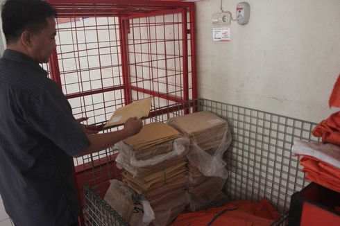 Kantor Pos Magetan Tumpuk 527 Paket Tabloid Indonesia Barokah di Gudang