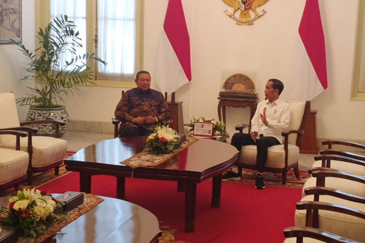 Presiden Joko Widodo bertemu dengan Presiden keenam RI Susilo Bambang Yudhoyono. Pertemuan digelar di Istana Merdeka, Jakarta, Kamis (10/9/2019). 