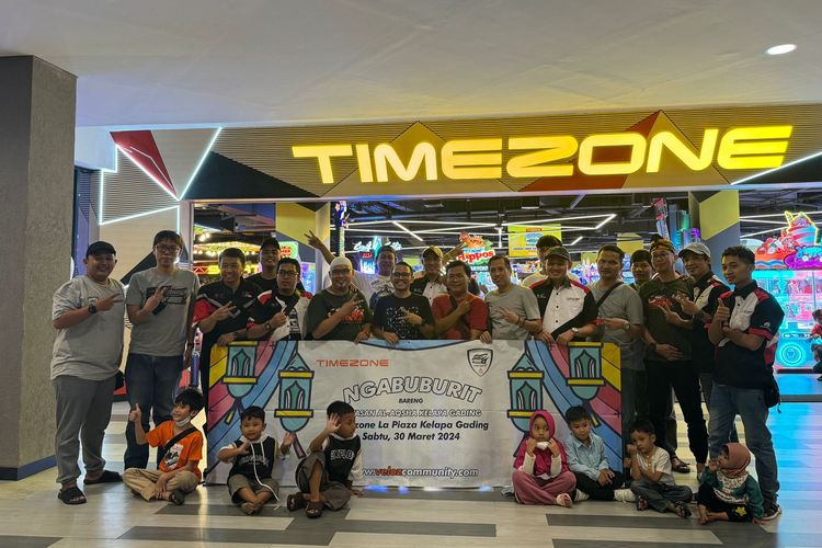 Acara ngabuburit dan buka bersama Jakarta Velozity Chapter bersama anak yatim piatu di Timezone La Piazza Kelapa Gading