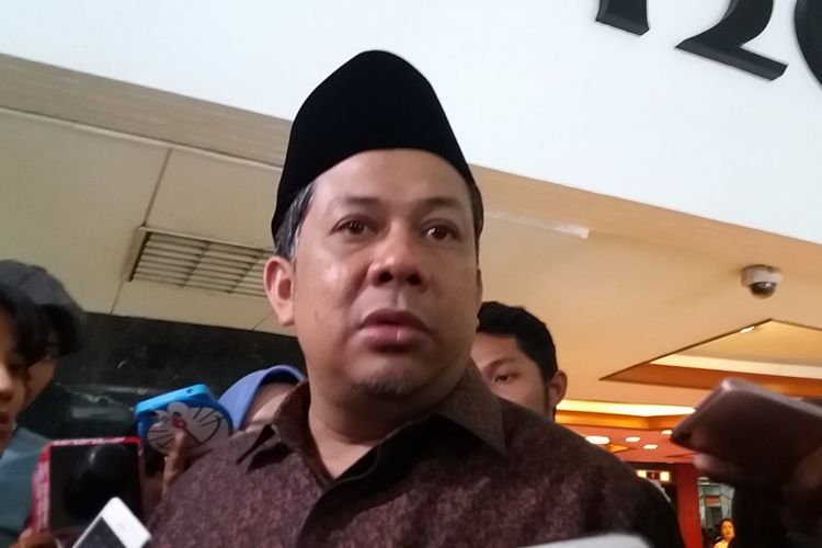 Wakil Ketua DPR RI Fahri Hamzah di Kompleks Parlemen, Senayan, Jakarta, Jumat (17/11/2017).