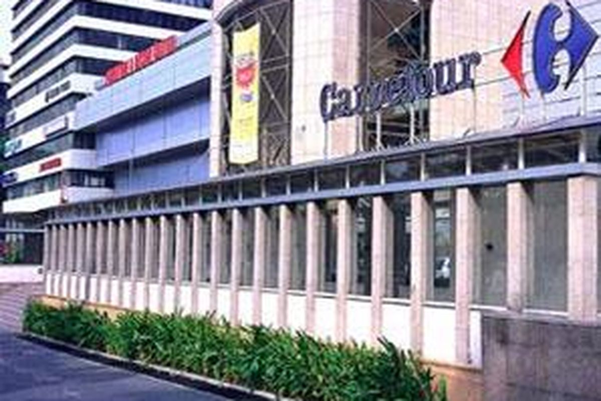 Carrefour Ratu Plaza, Jakarta.