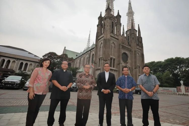 Gubernur DKI Jakarta Anies Baswedan menyempatkan silaturahmi ke Keuskupan Agung DKI Jakarta menjelang lengser dari jabatannya sebagai orang nomor satu di Ibu Kota.