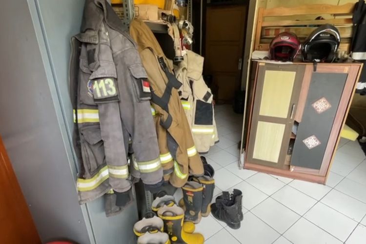 Umar dan Jalan Sunyi Para Pemadam Kebakaran Bandung