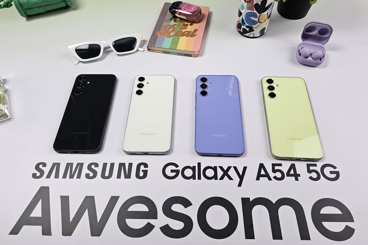 Samsung Galaxy A54 5G resmi meluncur secara global pada Rabu (15/3/2023). Di Indonesia, Galaxy A54 5G hadir dalam pilihanw warna Awesome Graphite, Awesome White, Awesome Violet, dan Awesome Lime.