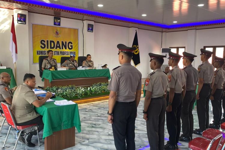 Imbas Kerusuhan di Dogiyai, 4 Polisi Dipecat, 8 Lainnya Didemosi