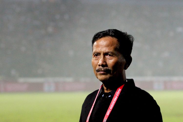 Pelatih Persikabo 1973, Djadjang Nurdjaman. Terkini, Djajang Nurdjaman sedang mendampingi timnya pada laga perdana Liga 1 2022-2023 kontra Persebaya Surabaya di Stadion Pakansari, Kabupaten Bogor, Jawa Barat, Senin (25/7/2022).