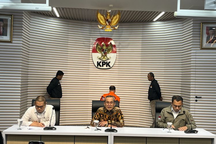 Wakil Ketua KPK Alexander Marwata dalam konferensi pers, di Gedung Merah Putih KPK Jakarta, Kamis (7/12/2023).