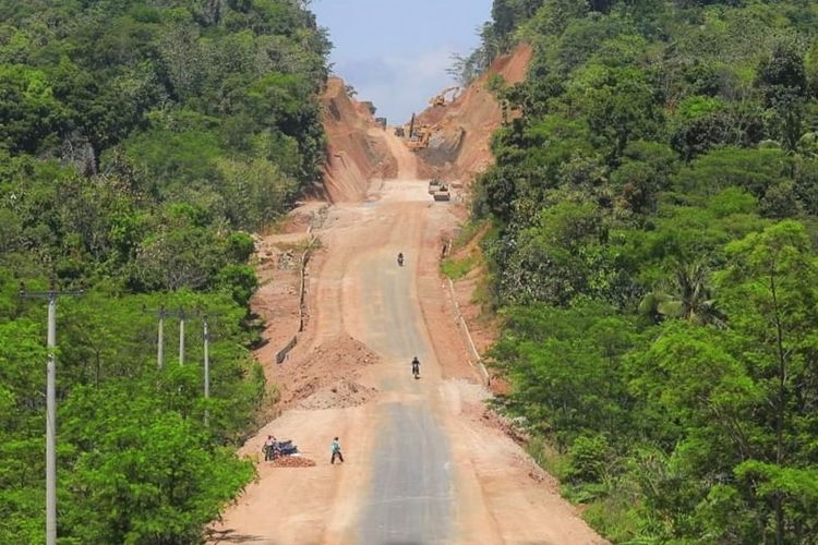 Progres proyek pembangunan jalan lintas timur kuningan ditarget tuntas November 2021