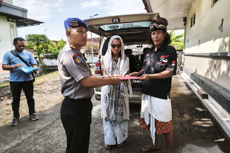 Keluarga Jemput Jenazah WN Polandia yang Terseret Arus di Jembrana