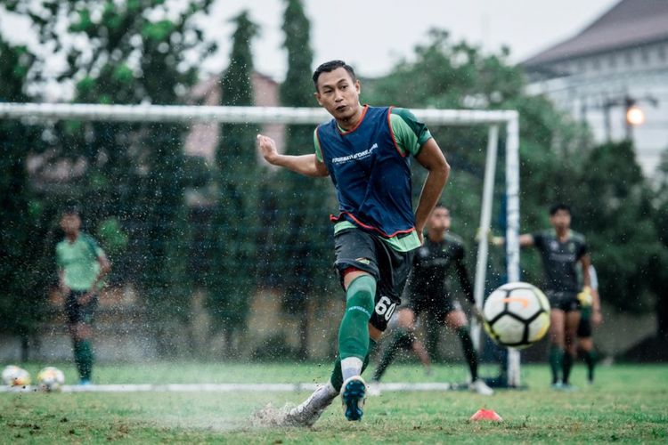 Pemain belakang Persebaya Surabaya, Hansamu Yama Pranata.