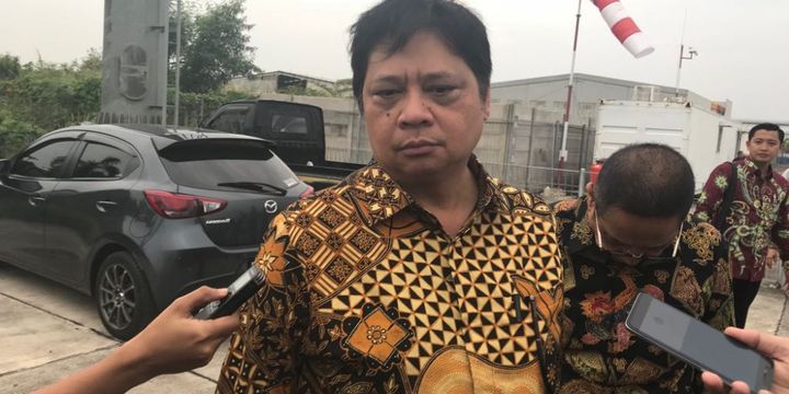 Menteri Perindustrian, Airlangga Hartarto saat diwawancarai di Cikarang, Selasa (26/6/2018).