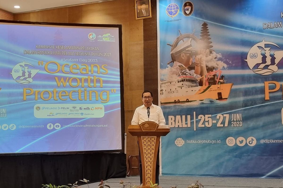 Direktur Jenderal Perhubungan Laut Kemenhub Arif Toha saat membuka acara Kampanye Keselamatan Pelayaran bertajuk Oceans Worth Protecting dalam rangka Hari Pelaut Sedunia 2023 di Kuta, Bali, Minggu (25/6/2023).