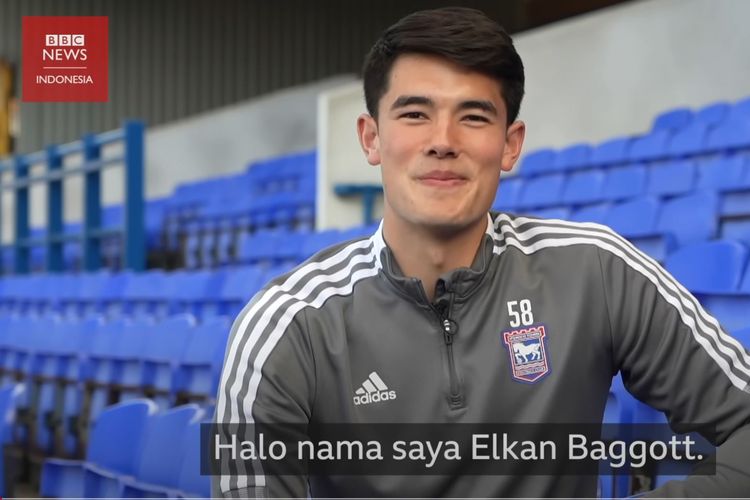 Bek timnas Indonesia, Elkan Baggott, saat diwawancara BBC News Indonesia.