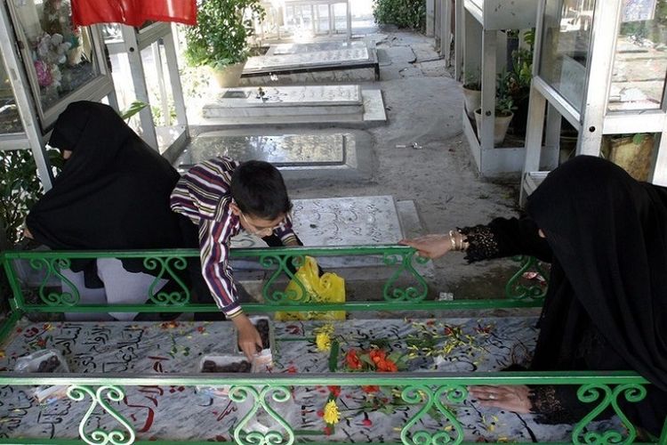 Beheshte Masoumeh merupakan pemakaman luas di Iran yang juga memiliki rumah duka dan kamar mayat di dalamnya. (EPA)