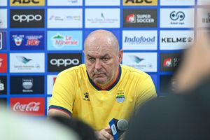 Persib Sampaikan Dukacita atas Wafatnya Ibu Pelatih Bojan Hodak