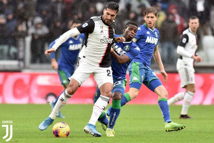 Aksi pemain Juventus, Emre Can saat berhadapan dengan Sassuolo di pentas Liga Italia, Minggu (1/12/2019) di Stadion Juventus.