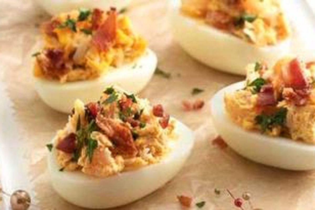 Jangan buang sisa telur Paskah Anda. Buat saja topping dari aneka macam bumbu.