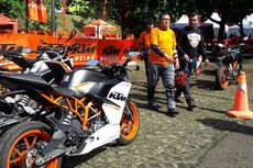Pengendara KTM Bikin Bandung Jadi Oranye