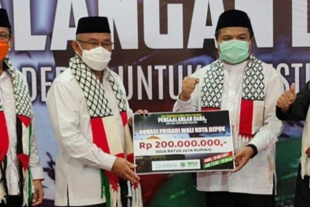 Wali Kota Depok, Mohammad Idris, mendonasikan uang pribadinya sebesar Rp 200 juta untuk membantu Palestina, dalam acara galang dana kemanusiaan yang digelar Majelis Ulama Indonesia (MUI) Kota Depok.