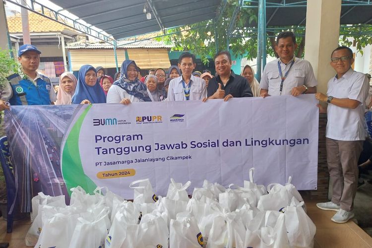 PT Jasamarga Transjawa Tol (JTT) selaku pengelola Ruas Jalan Tol Jakarta-Cikampek bersama PT Jasamarga Jalanlayang Cikampek (JJC) selaku pengelola Jalan Layang Mohamed Bin Zayed menyalurkan 2.000 paket sembako.