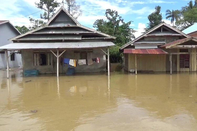 Sungai Poringan Meluap, Ratusan Rumah dan Lahan Pertanian di Luwu Terendam Banjir