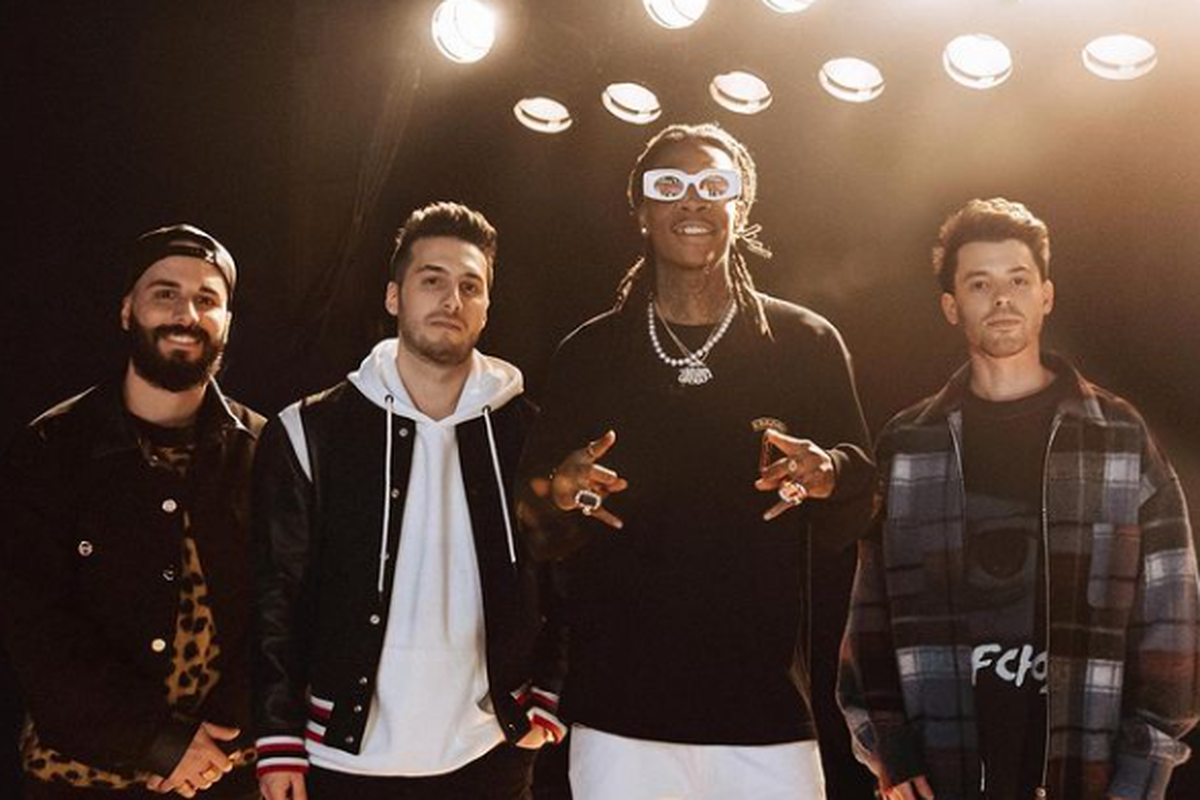 Trio grup musik elektonik Cash Cash dengan Wiz Khalifa