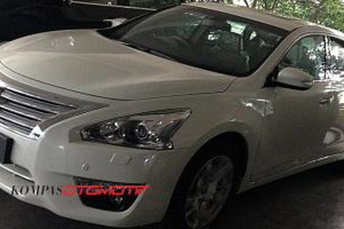 Spy shot Nissan Teana facelift 2014