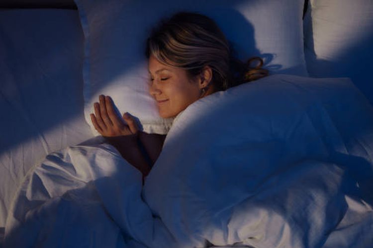 Ilustrasi kapan jam tidur malam yang baik untuk kesehatan?